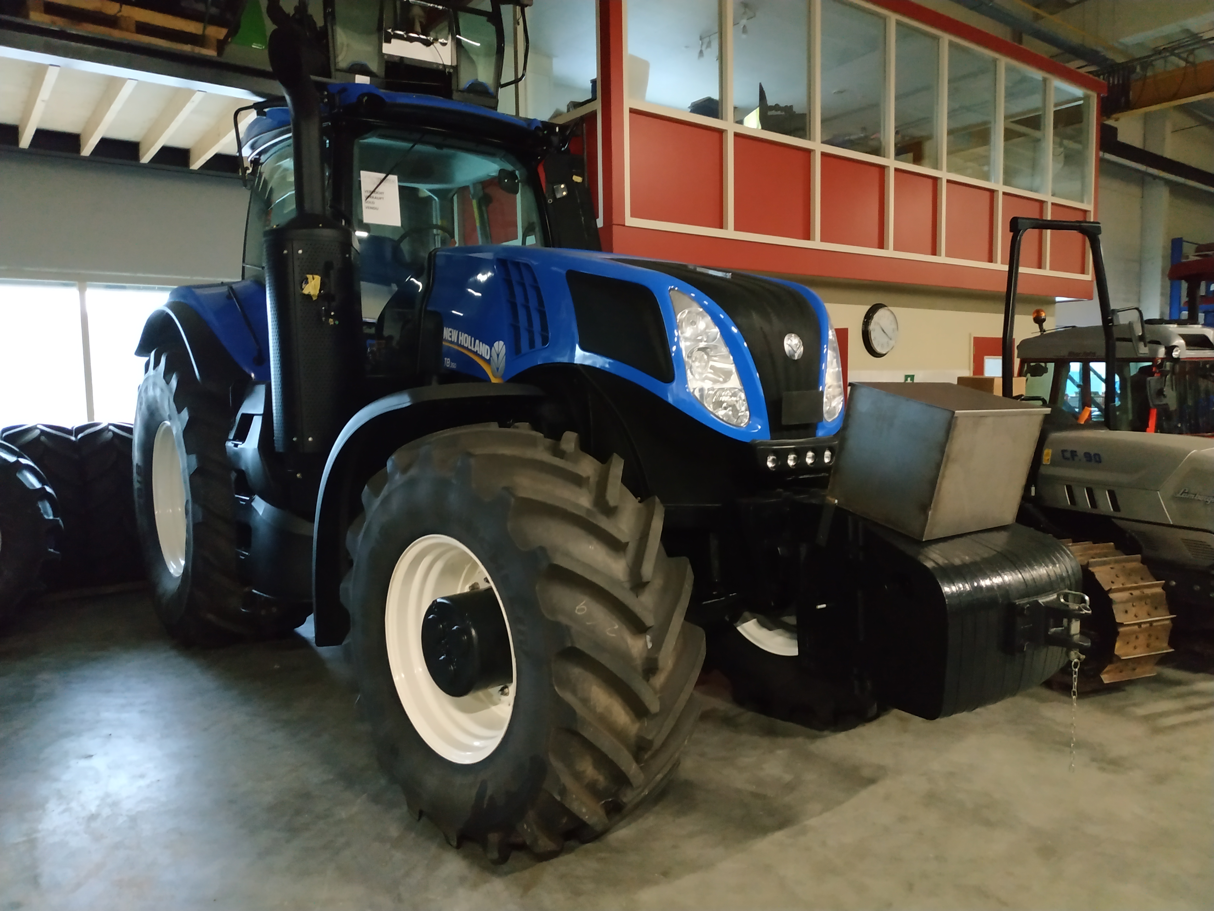 NEW HOLLAND T8.350 - 2017 - 90 HORAS - TIER II